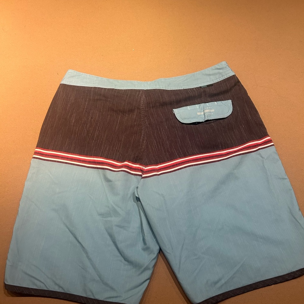 Billibong/Vizla Men's Swim Trunks Set - Picture 12 of 16